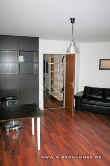 Wohnzimmer - one level apartment in 80809 Mnchen Schwabing