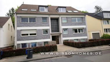 Hausansicht - One-Level-Apartment in 40627 Dsseldorf Unterbach-EG