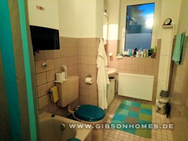 Tageslichtbad mit Wanne - One-Level-Apartment in 40468 Dsseldorf Unterrath