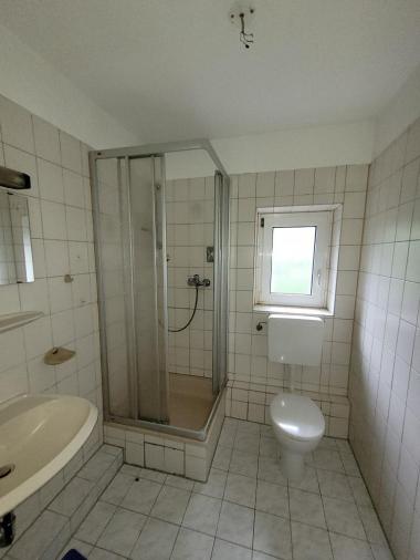 Badezimmer mit Dusche - Etagenwohnung in 42699 Solingen Barl