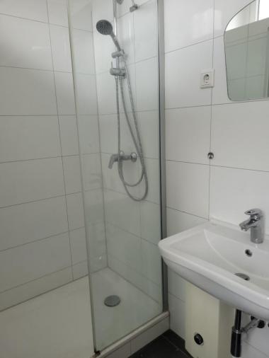 Badezimmer mit Dusche - EG-Wohnung in 40589 Dsseldorf Holthausen
