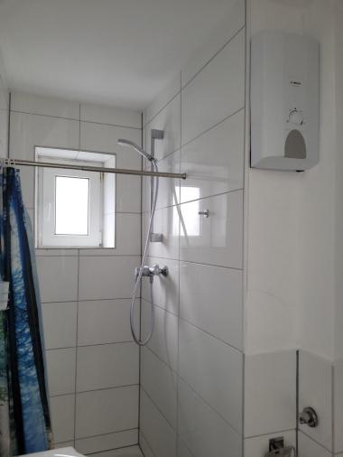 Bad mit Dusche - Level-floor-apartment in 47798 Krefeld